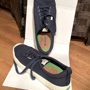 Cariuma Men’s BLUE TENNIS SHOES 12.5 EUC! EXTREME SUSTAINABLE